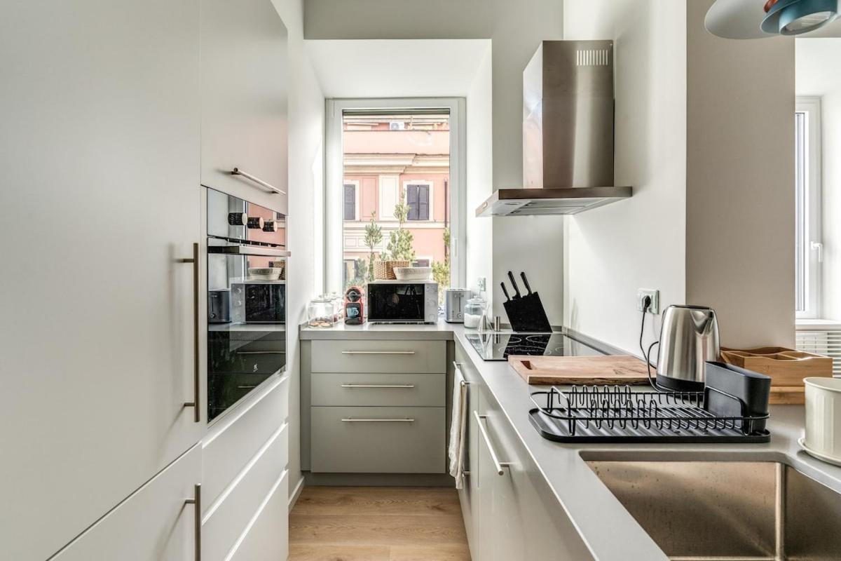 2 Bedroom Flaminio Vignola Apartment Rome